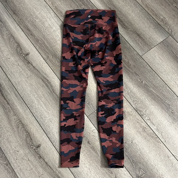 Lululemon Wunder Train High-Rise Tight 28"
Heritage 365 Camo Smoky Red Night Sea - Picture 5 of 6